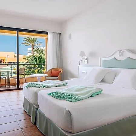 Iberostar Waves Playa Gaviotas Hotel 4*