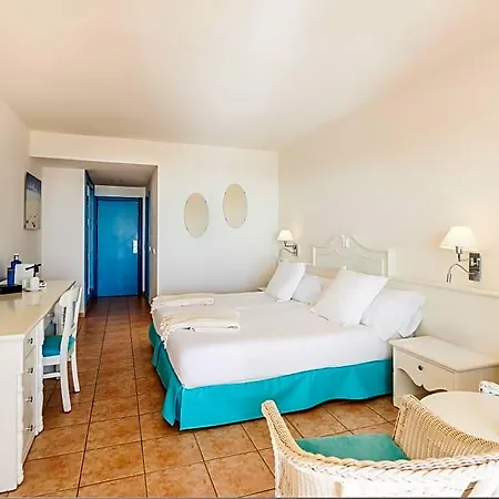Iberostar Waves Playa Gaviotas Отель 4*